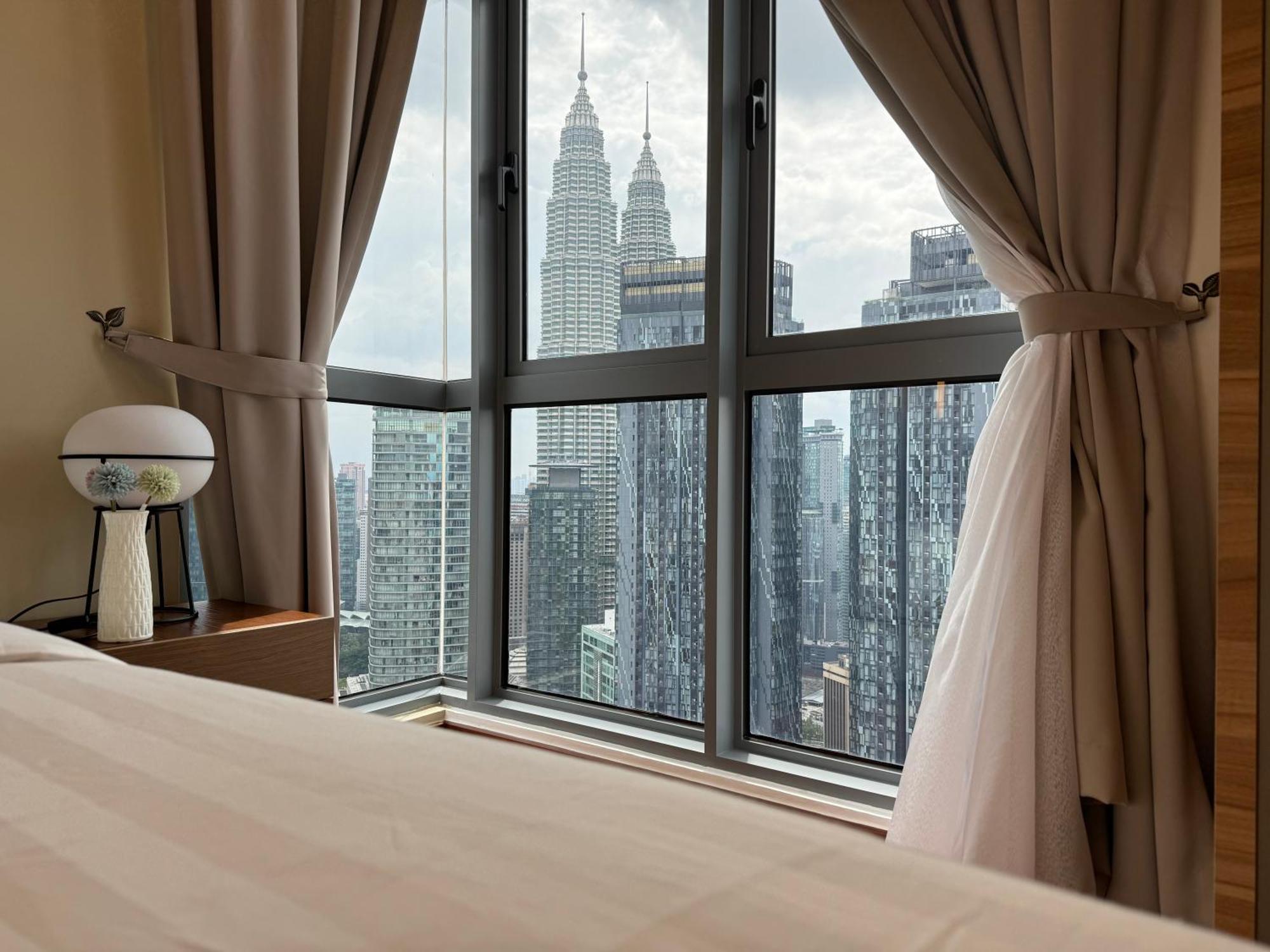 Royce Klcc Kuala Lumpur City Centre By Dormeo Destinations Esterno foto