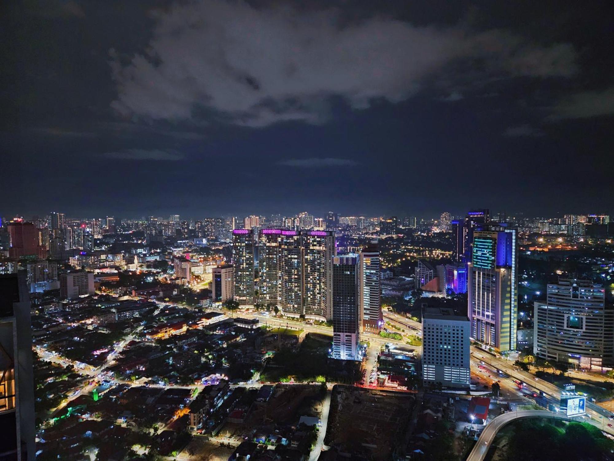 Royce Klcc Kuala Lumpur City Centre By Dormeo Destinations Esterno foto